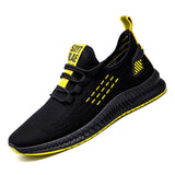 Zapatillas casuales para hombre negras con detalles amarillos y suela deportiva de ALL ONLINE 24